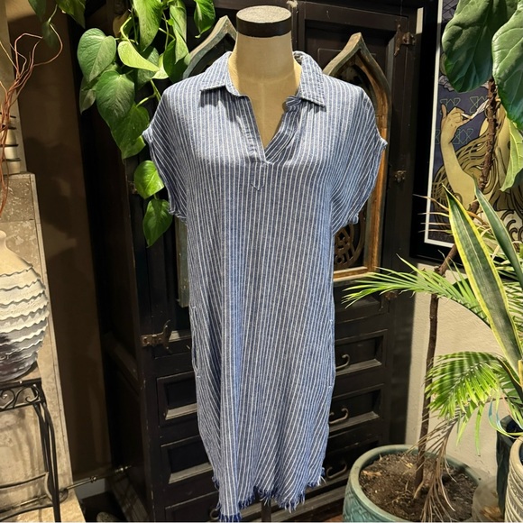 Altar’d state linen blend frayed edge shirt mini dress. Pockets & denim stripe - Picture 2 of 14